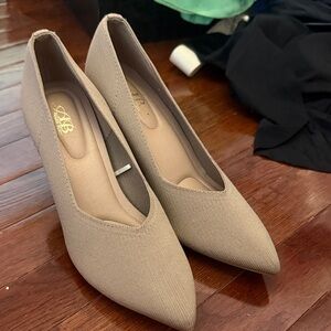 Elegant Beige Pointed Toe Heels